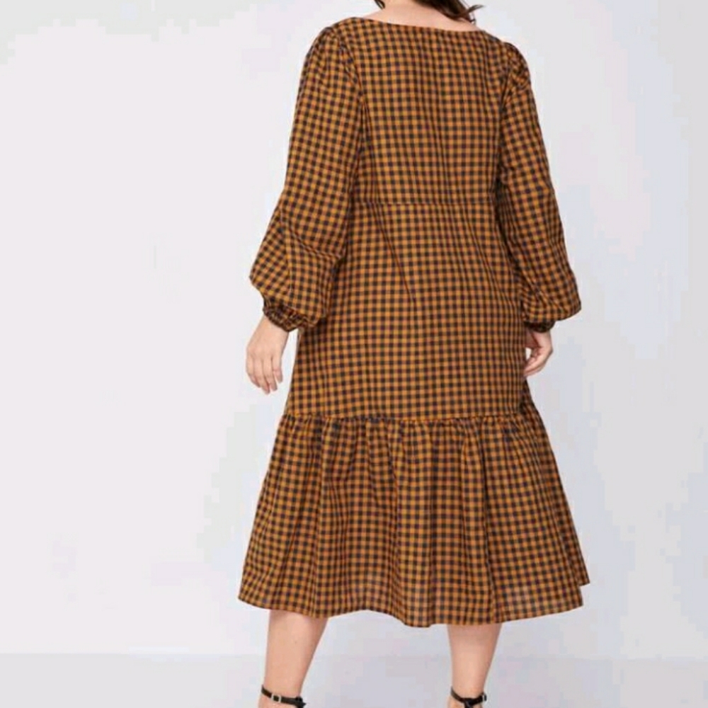 NEW Plus Smock Dress - Picture 3 of 8